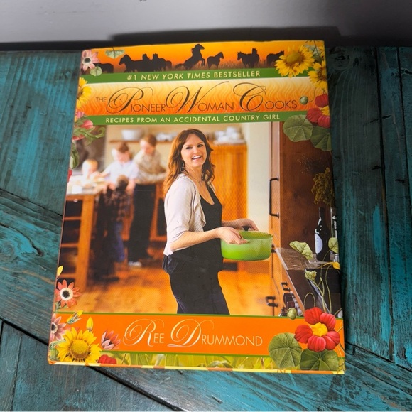 The Pioneer Woman Cooks: Recipes from an Accidental Country Girl Hardcover - Picture 2 of 5